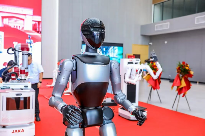 尊龙官方网站科技积极参与中侨节卡机器人产教融合项目！